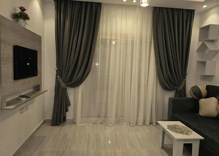 شقة El Hambra Compound